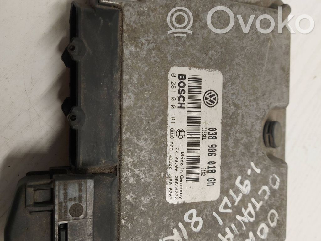 Volkswagen Golf IV Engine control unit/module 
