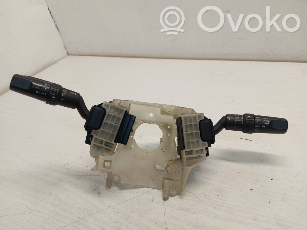 Mazda 5 Wiper turn signal indicator stalk/switch 