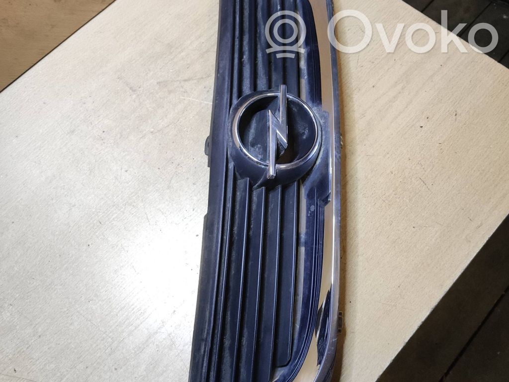 Opel Vectra B Etusäleikkö 