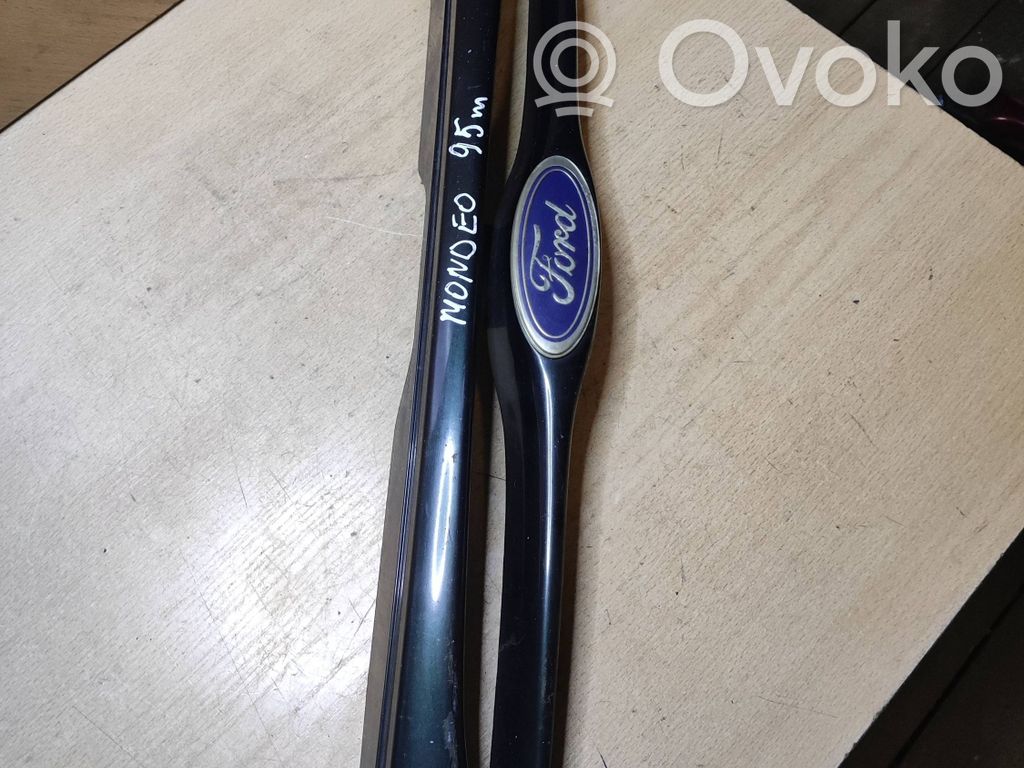 Ford Mondeo MK I Etusäleikkö 