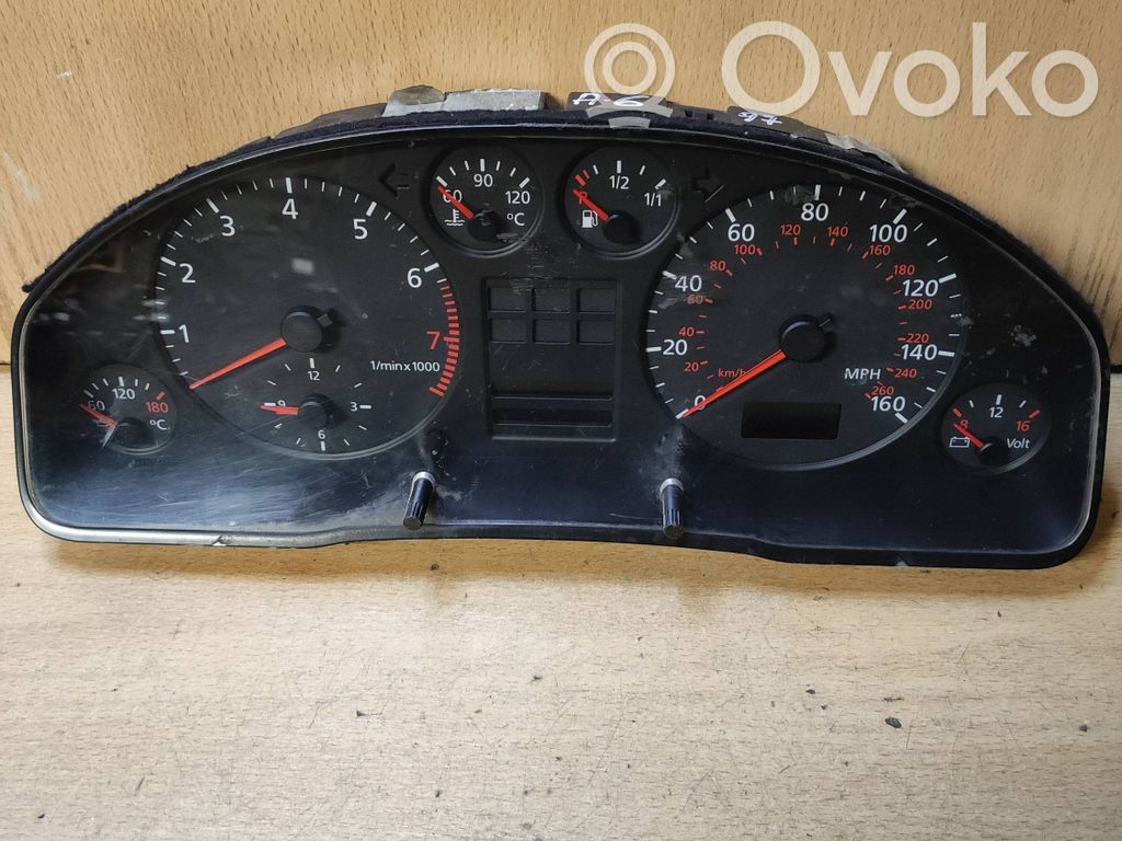 Audi A6 S6 C5 4B Nopeusmittari (mittaristo) 