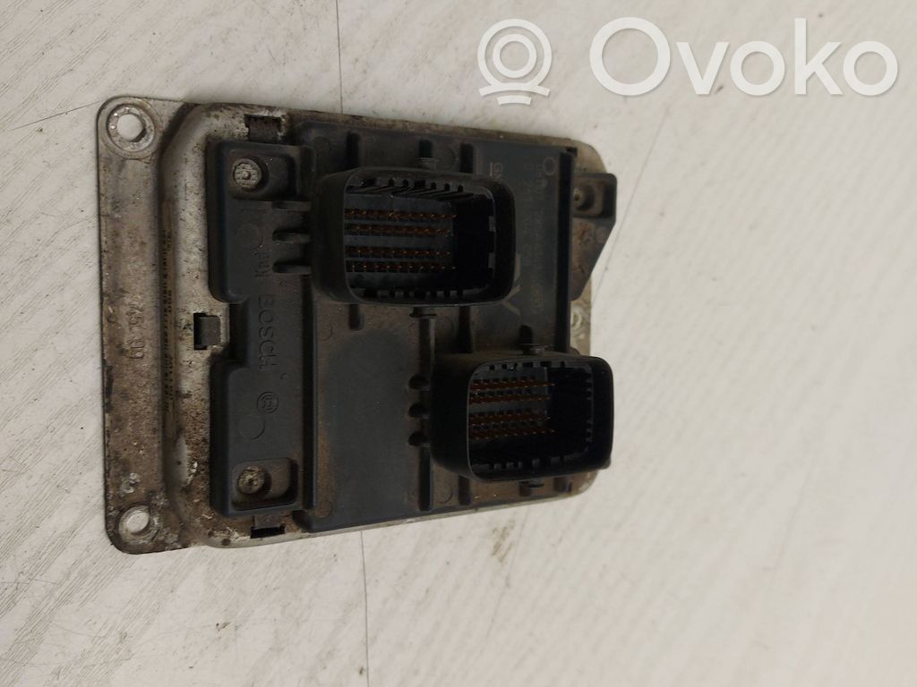 Opel Corsa B Unidad de control/módulo del motor 