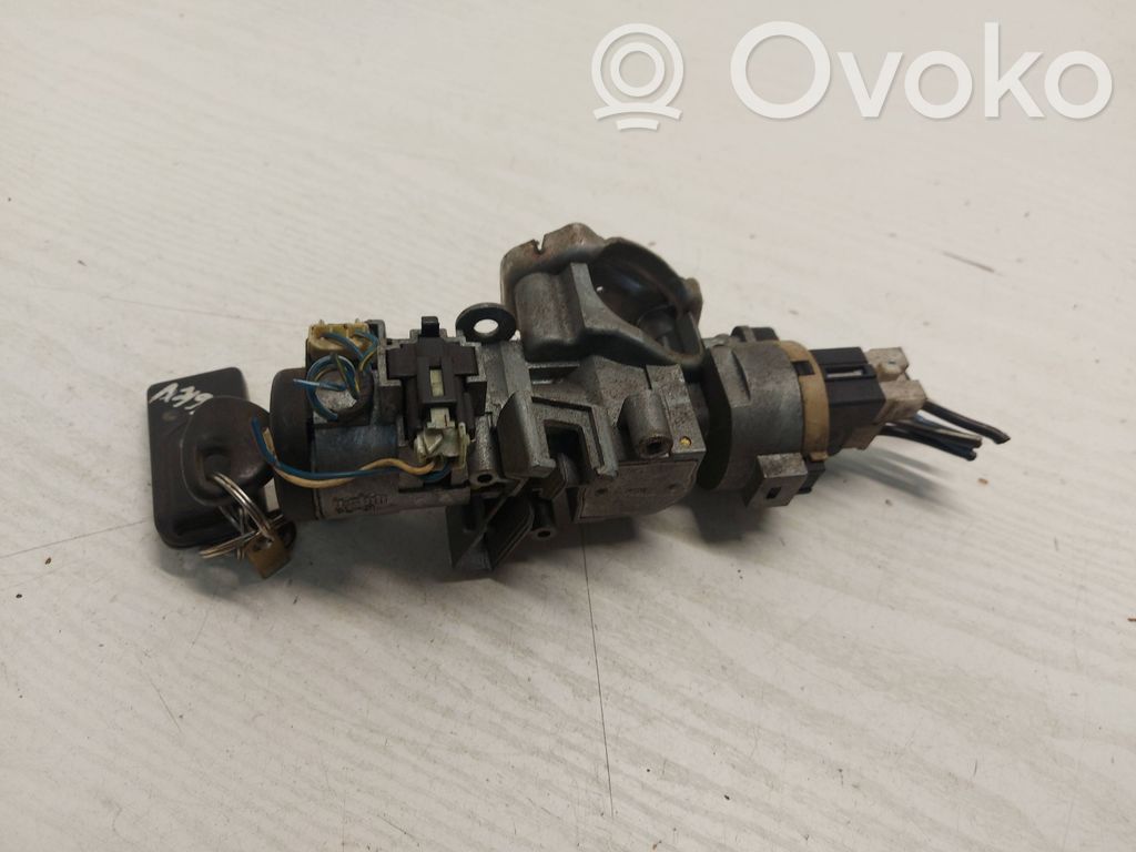 Mazda 323 F Užvedimo spynelė 