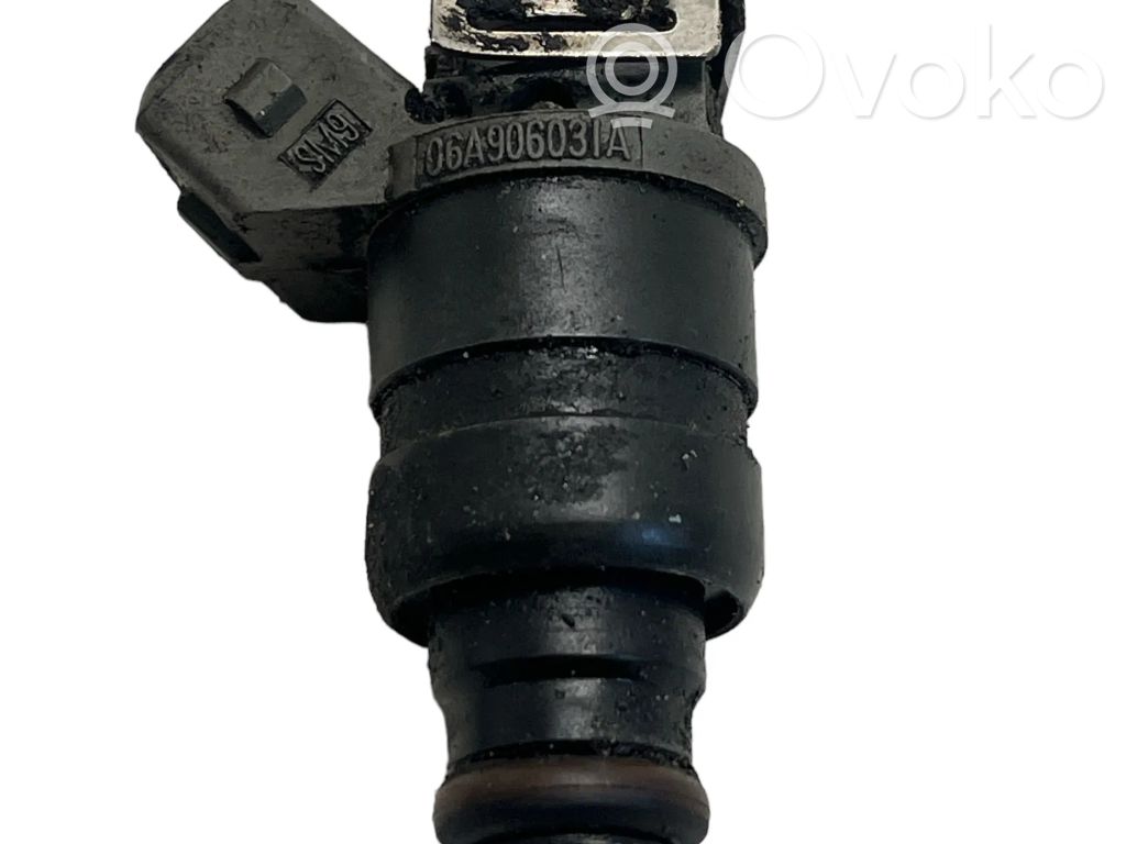 Inyector de combustible   06A906031A