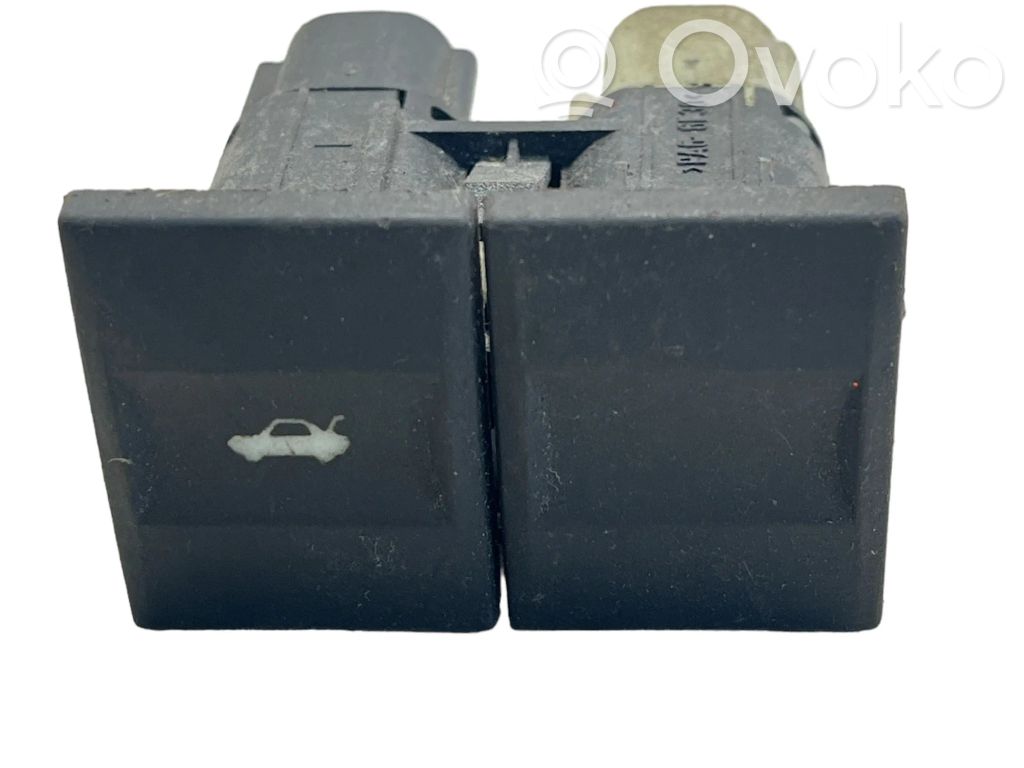 Ford Fiesta Tailgate opening switch 