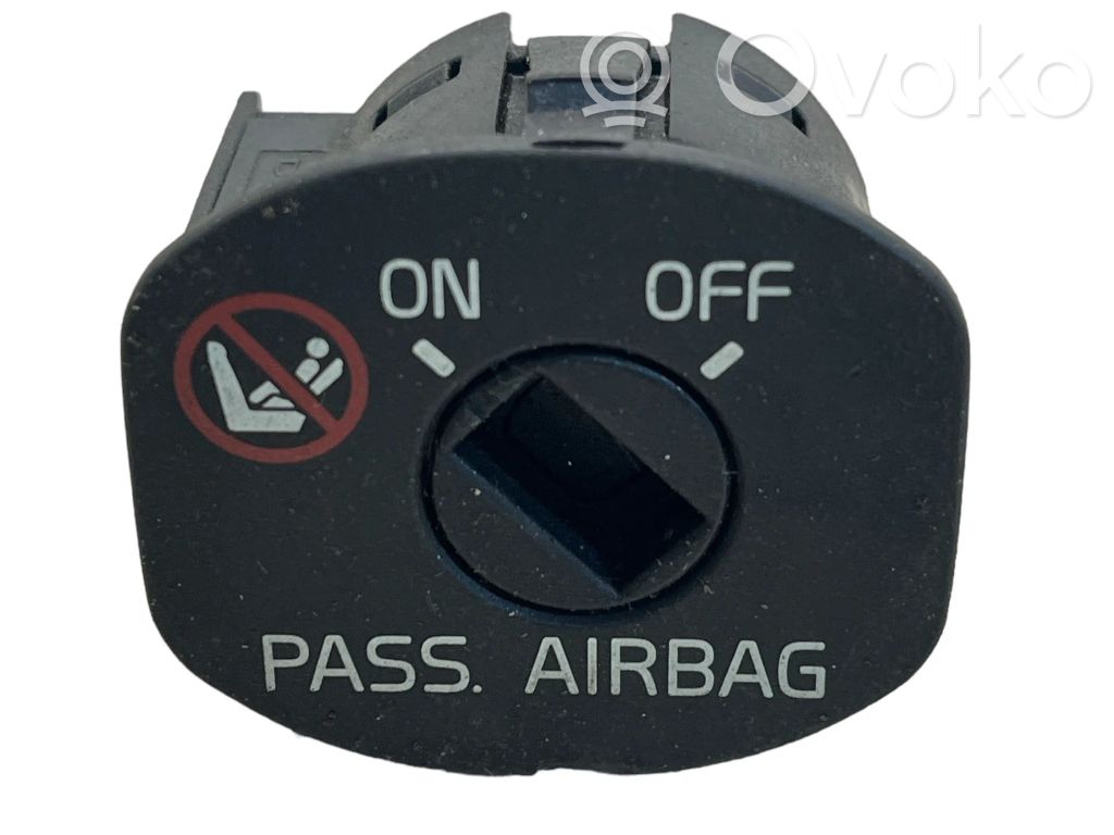 Volvo V50 Passenger airbag on/off switch 