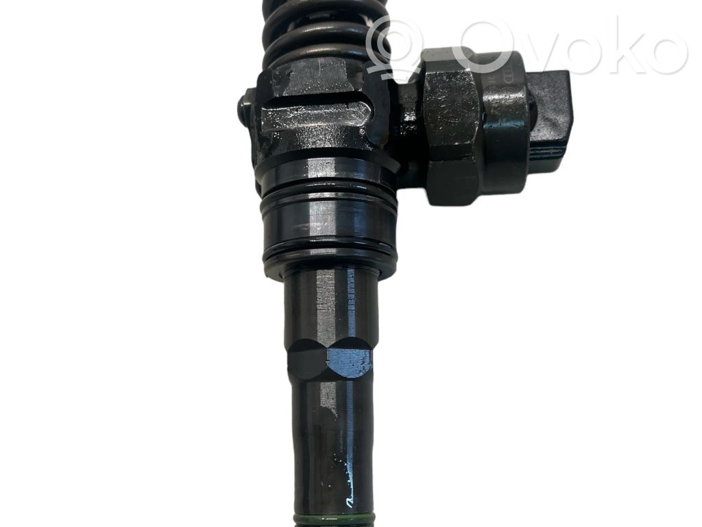 Inyector de combustible   038130073AC