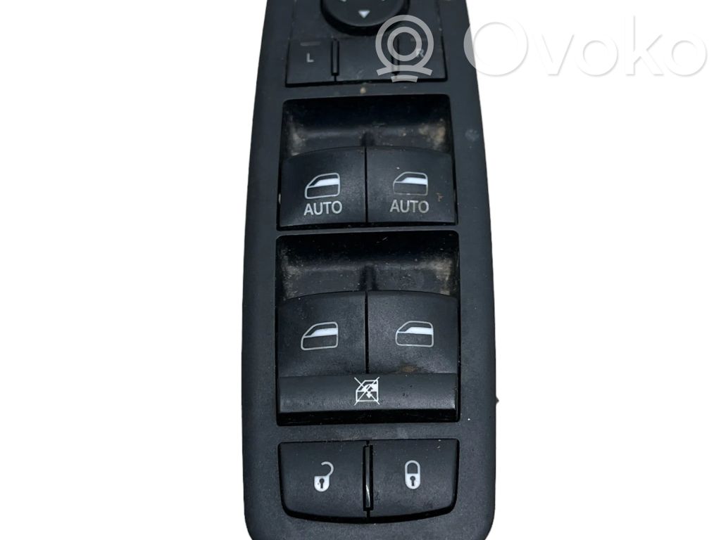Chrysler Pacifica Elektrisko logu slēdzis 