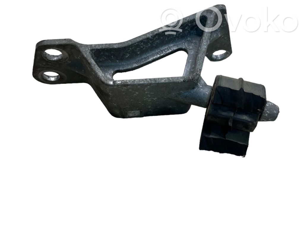 Chrysler Pacifica Muffler mount bracket/holder 
