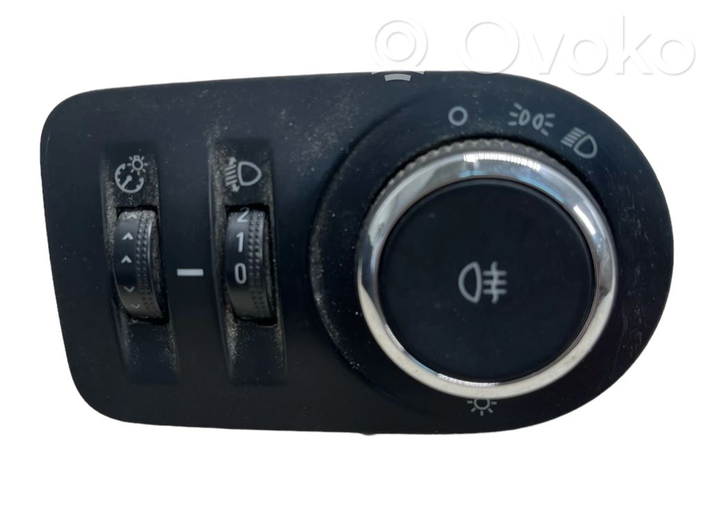 Light switch   13294818,232152,251797
