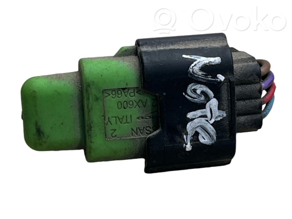 Nissan Note (E11) Sensor de temperatura interna/externa 