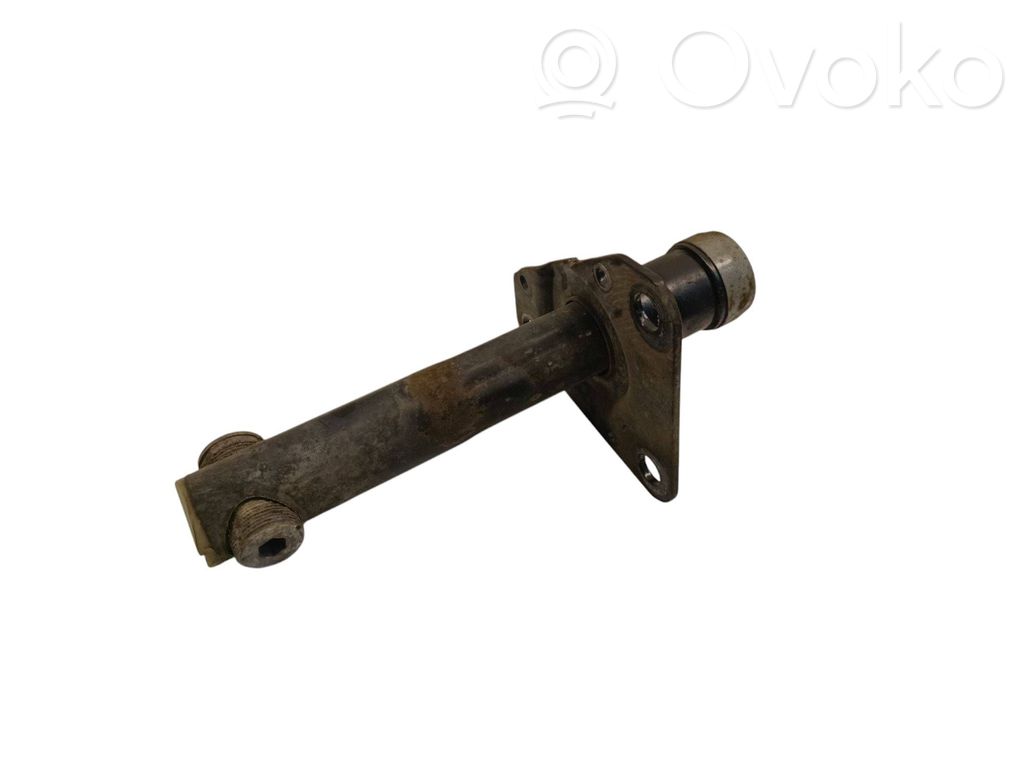 Front bumper mounting bracket   8D0807133A,02310001