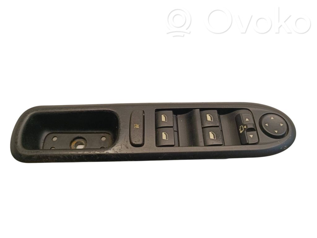 Peugeot 407 Electric window control switch 