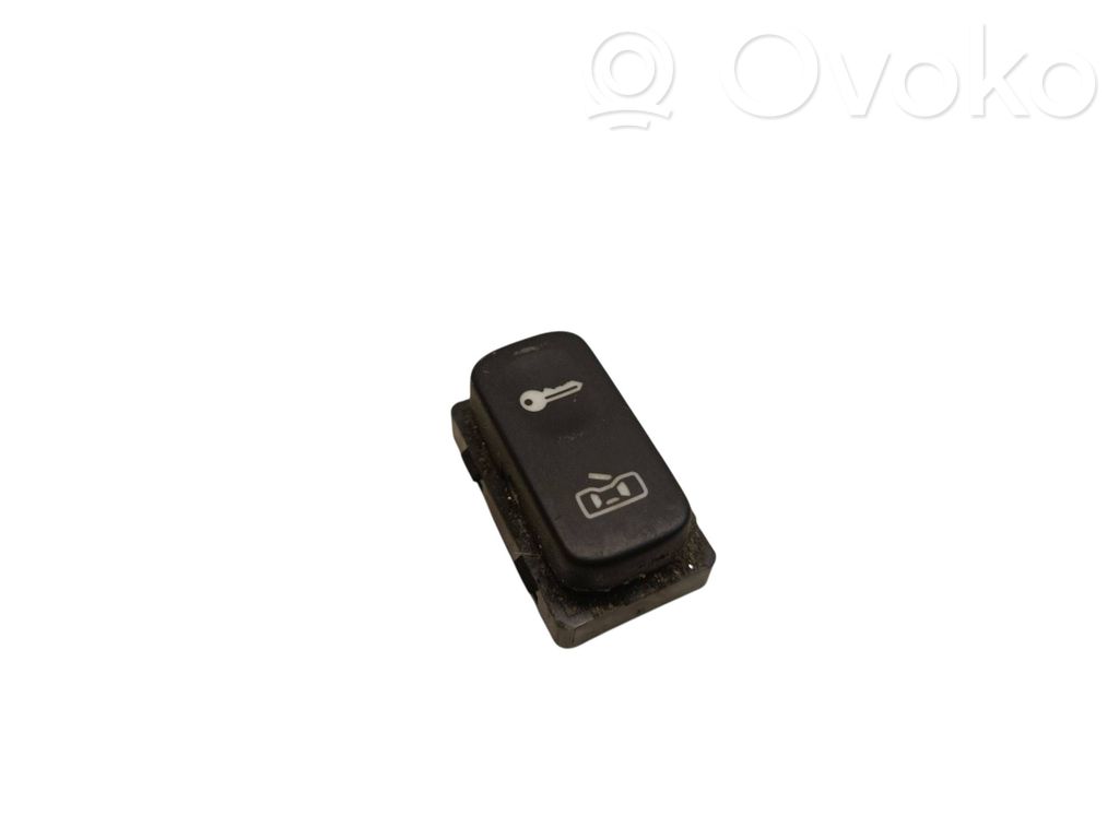 Skoda Octavia Mk2 (1Z) Central locking switch button 