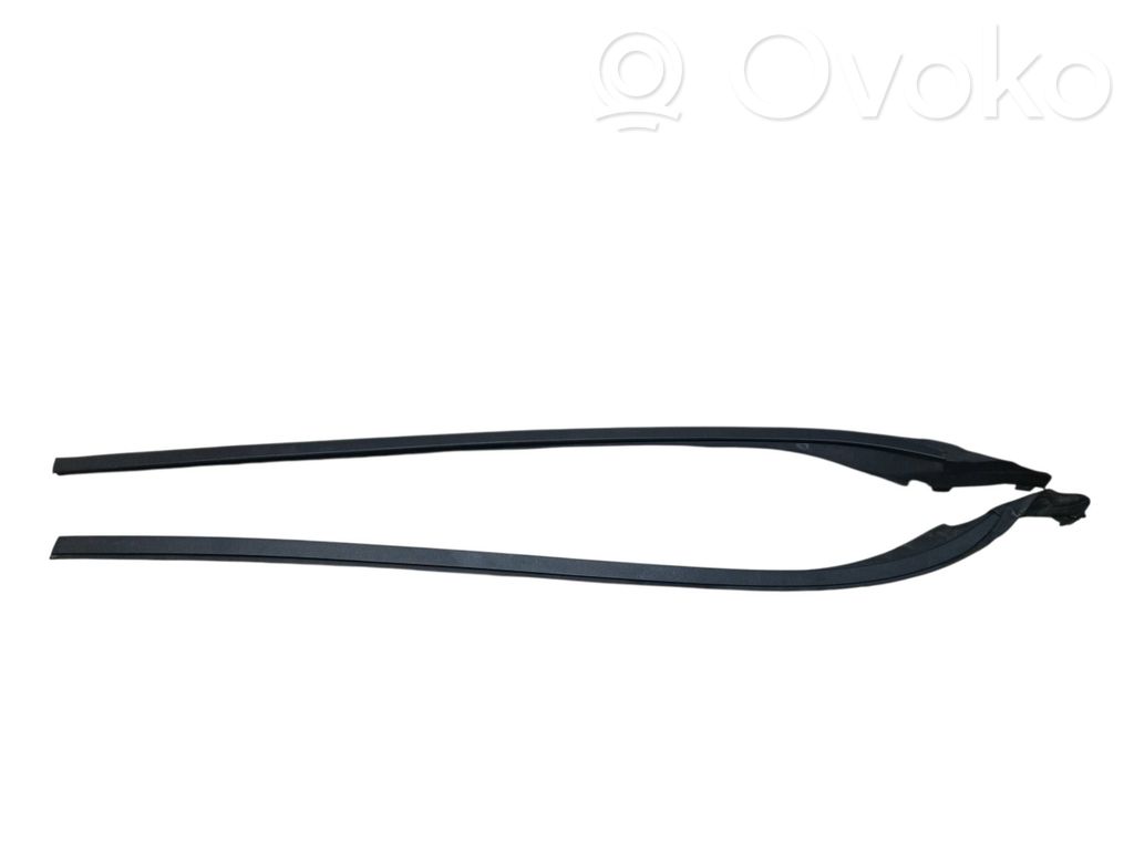 Windshield trim   31335864,31335865