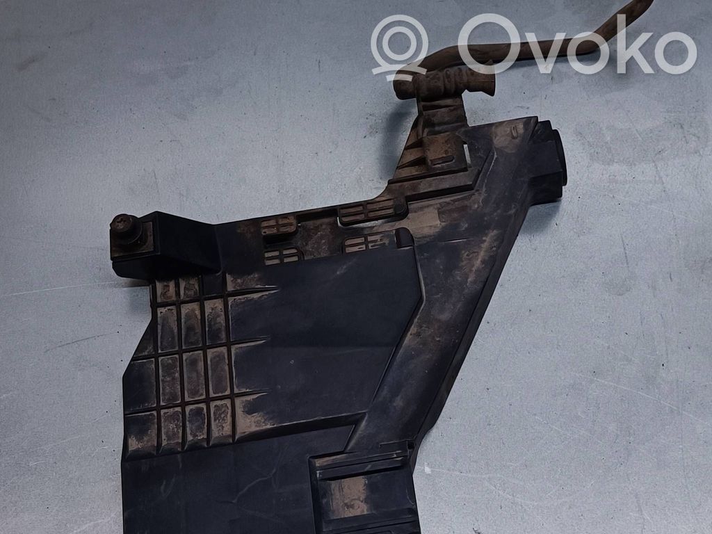 Audi S5 Headlight/headlamp mounting bracket 