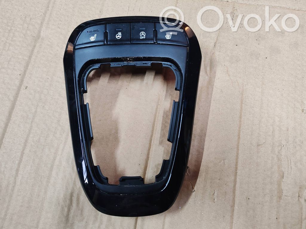 Consola central   84650GG070