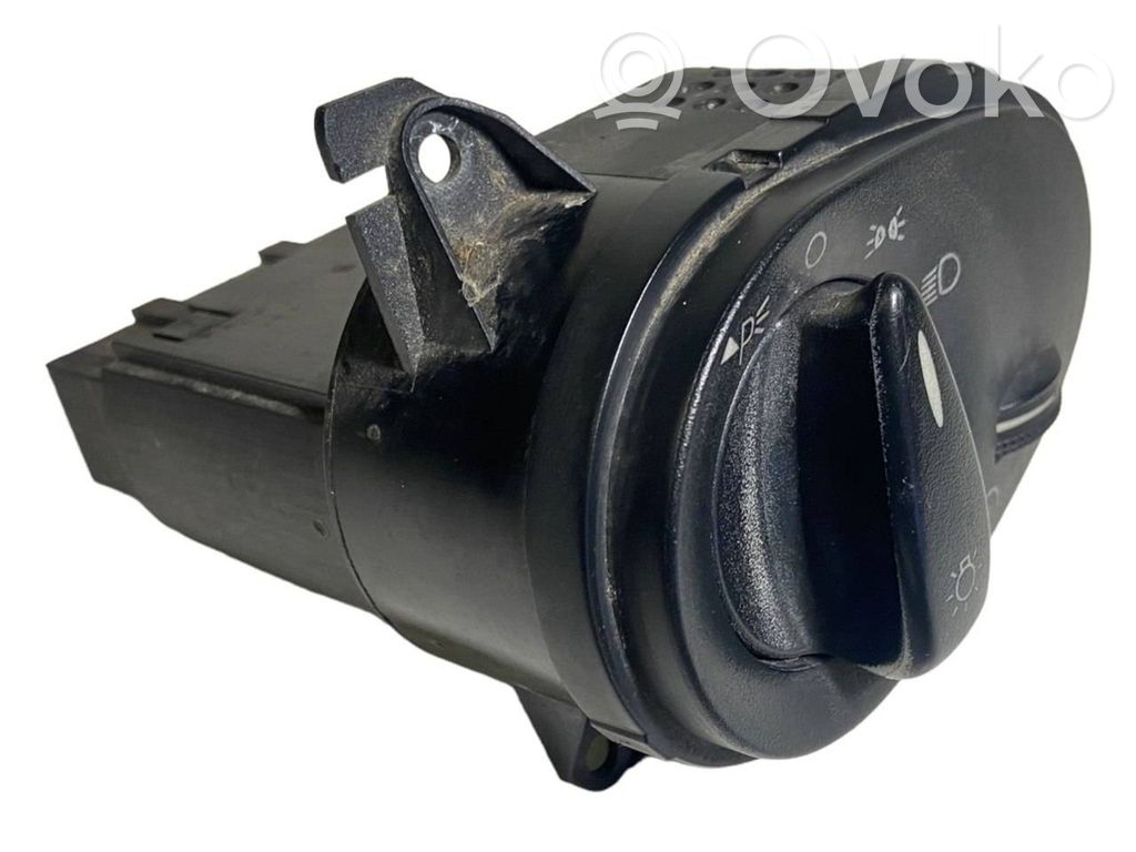 Light switch   98AG13A024JA,990202B