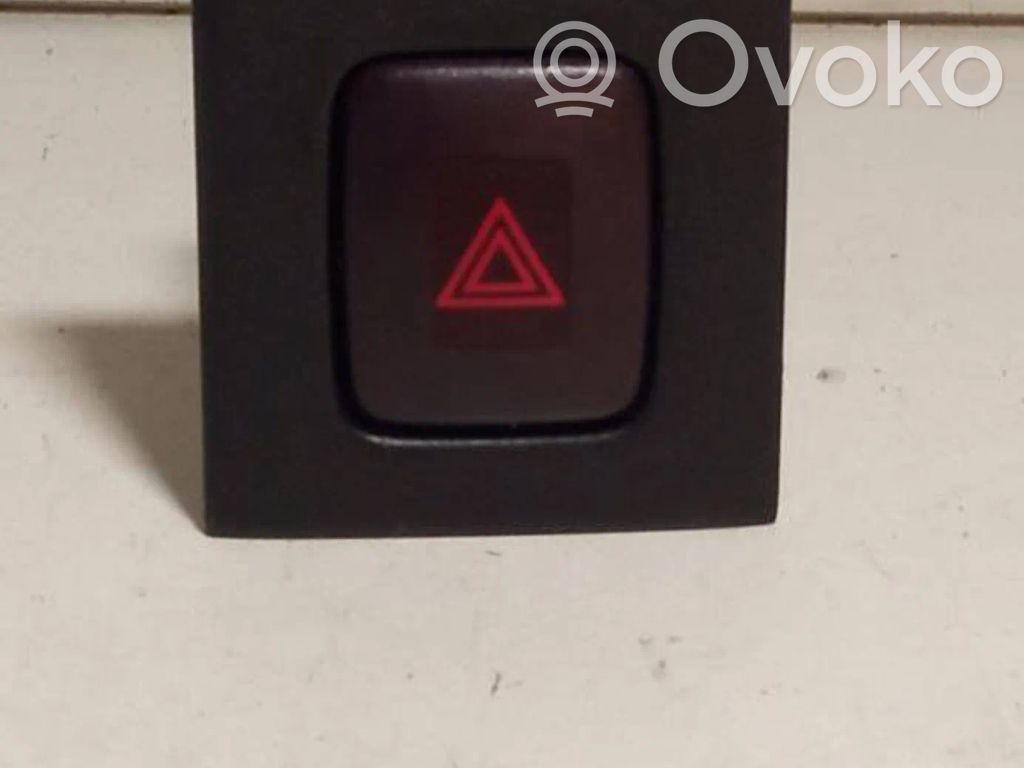 Hazard light switch   30710106,08W253