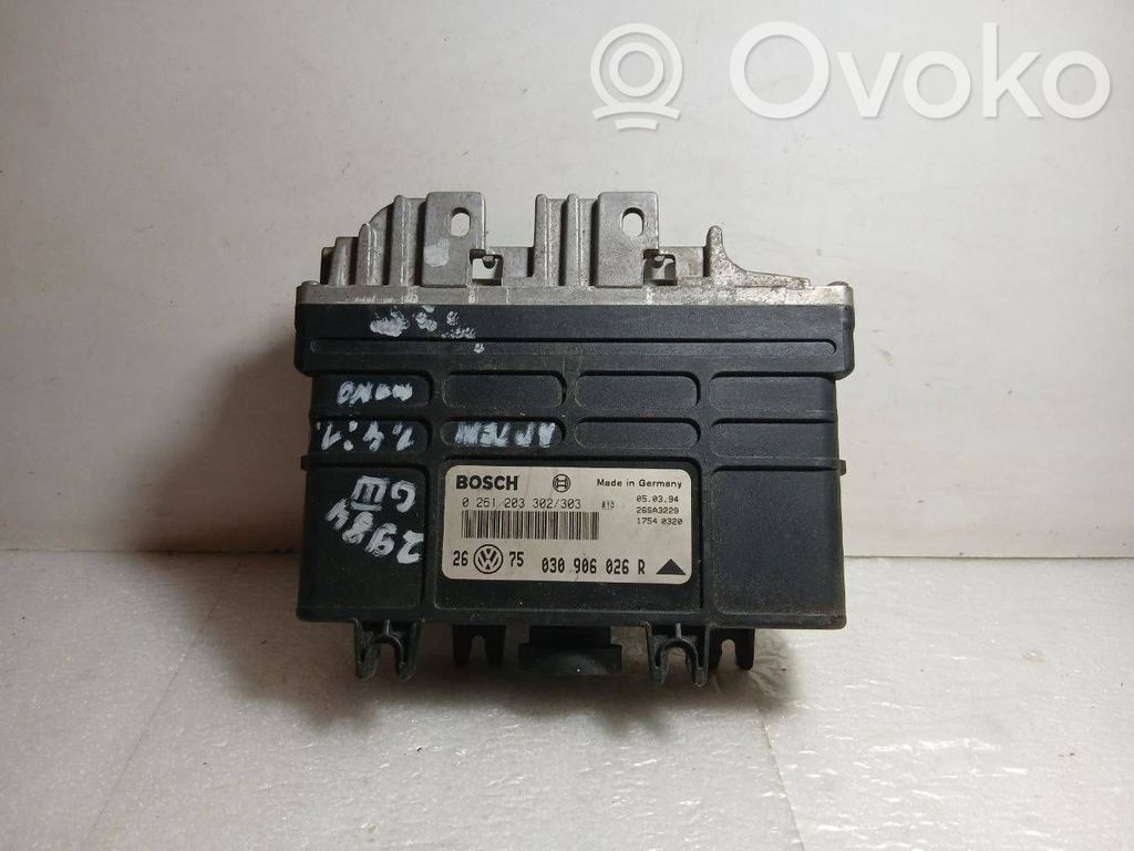 Volkswagen Golf III Engine control unit/module 