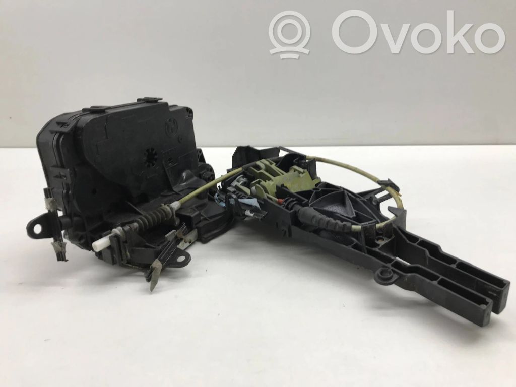 Front door lock   7059973