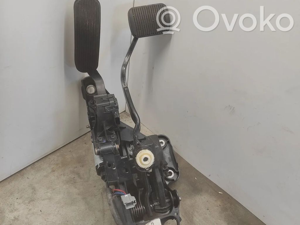 Ford Explorer V Pedal assembly 