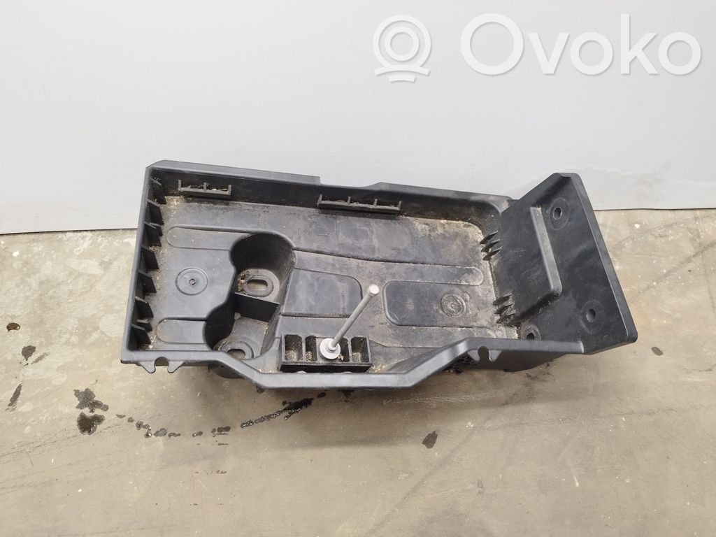 Battery bracket   L1MB10723AA