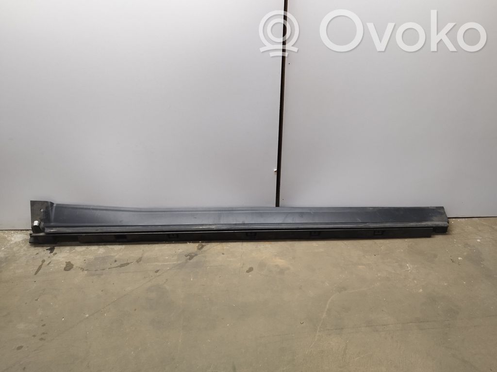 Ford Explorer V Sill supporting ledge 