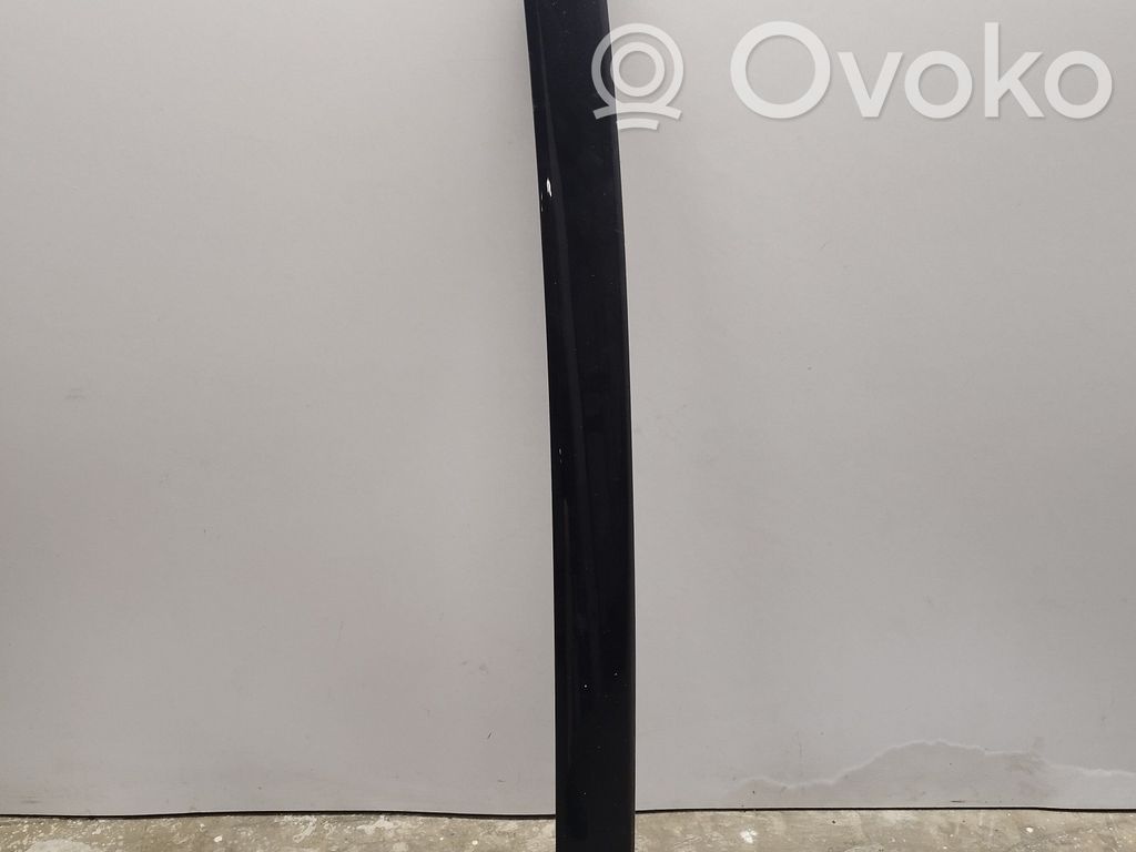Ford Explorer VI Windshield trim 