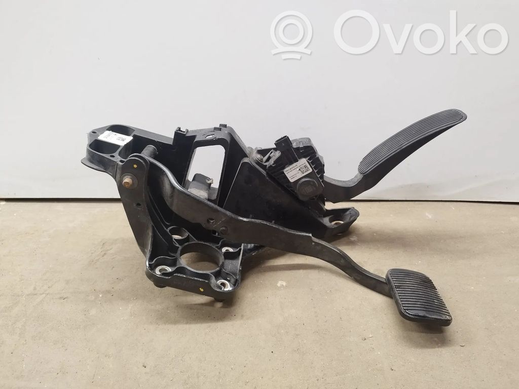 Ford Explorer V Akceleratoriaus pedalas 