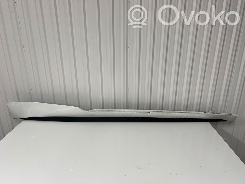 Audi A5 Slenkstis 
