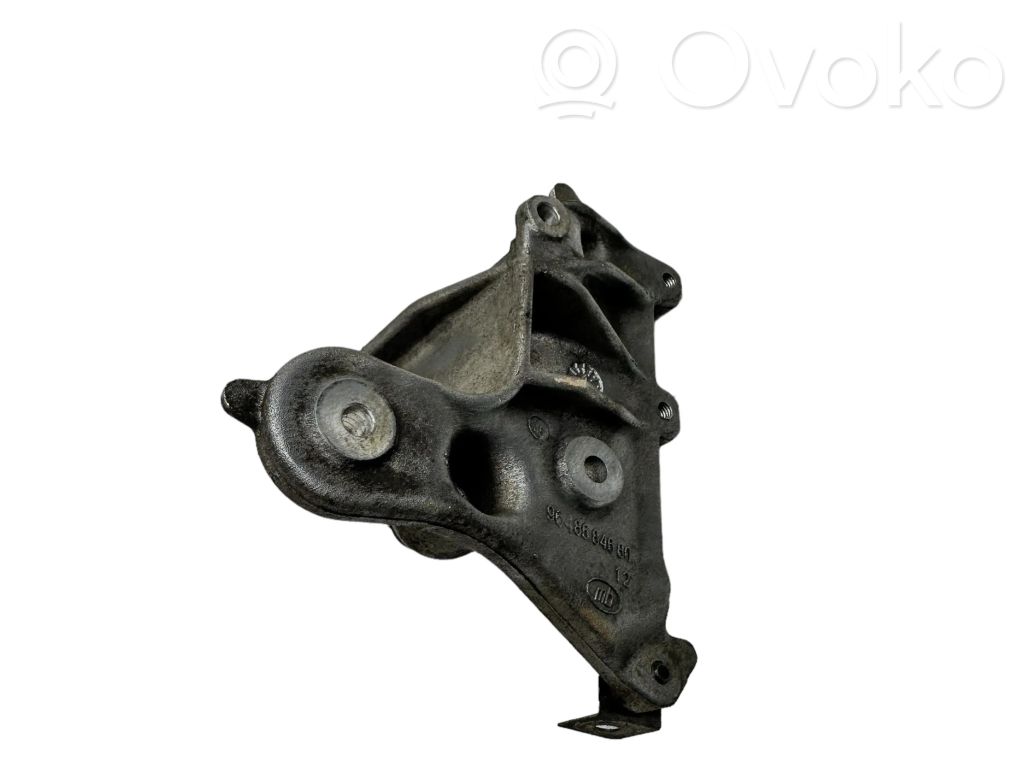 Volvo V50 Engine mounting bracket 