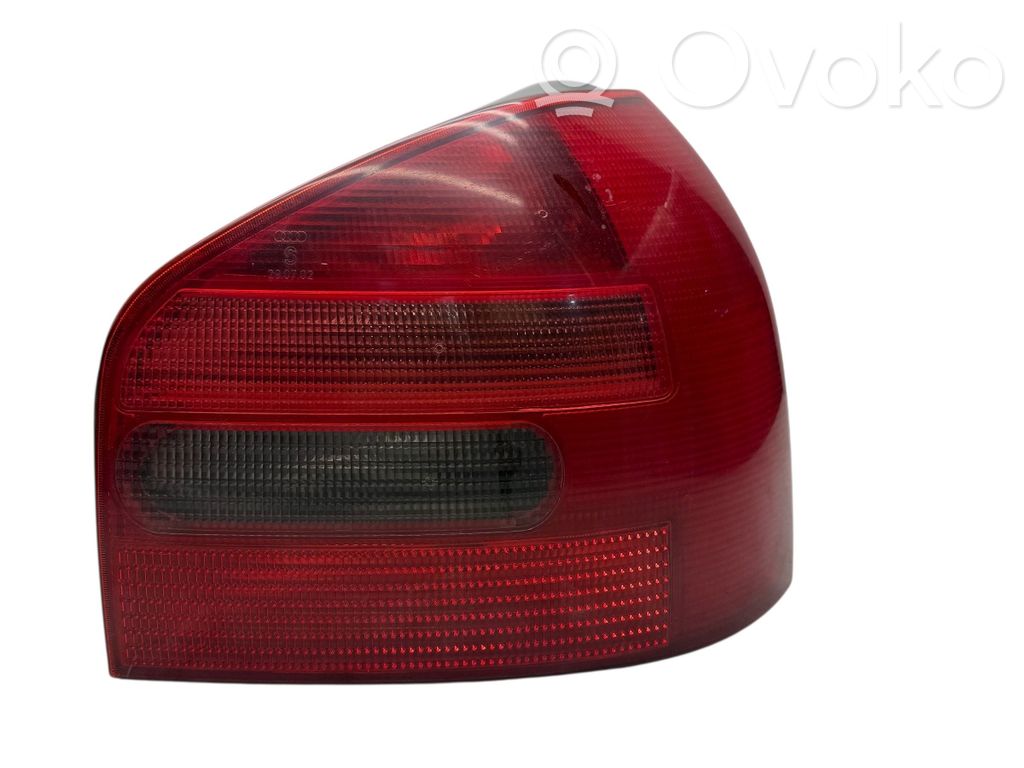 Audi A3 S3 8L Aizmugurējais lukturis virsbūvē 