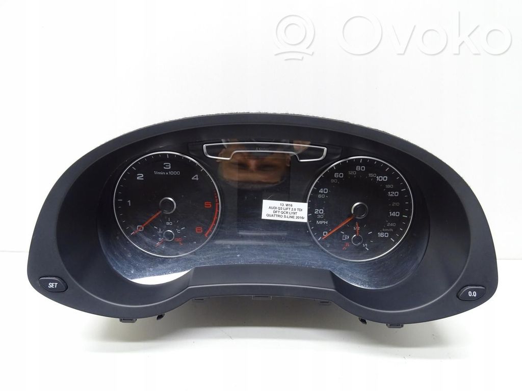 Audi Q3 8U Speedometer (instrument cluster) 