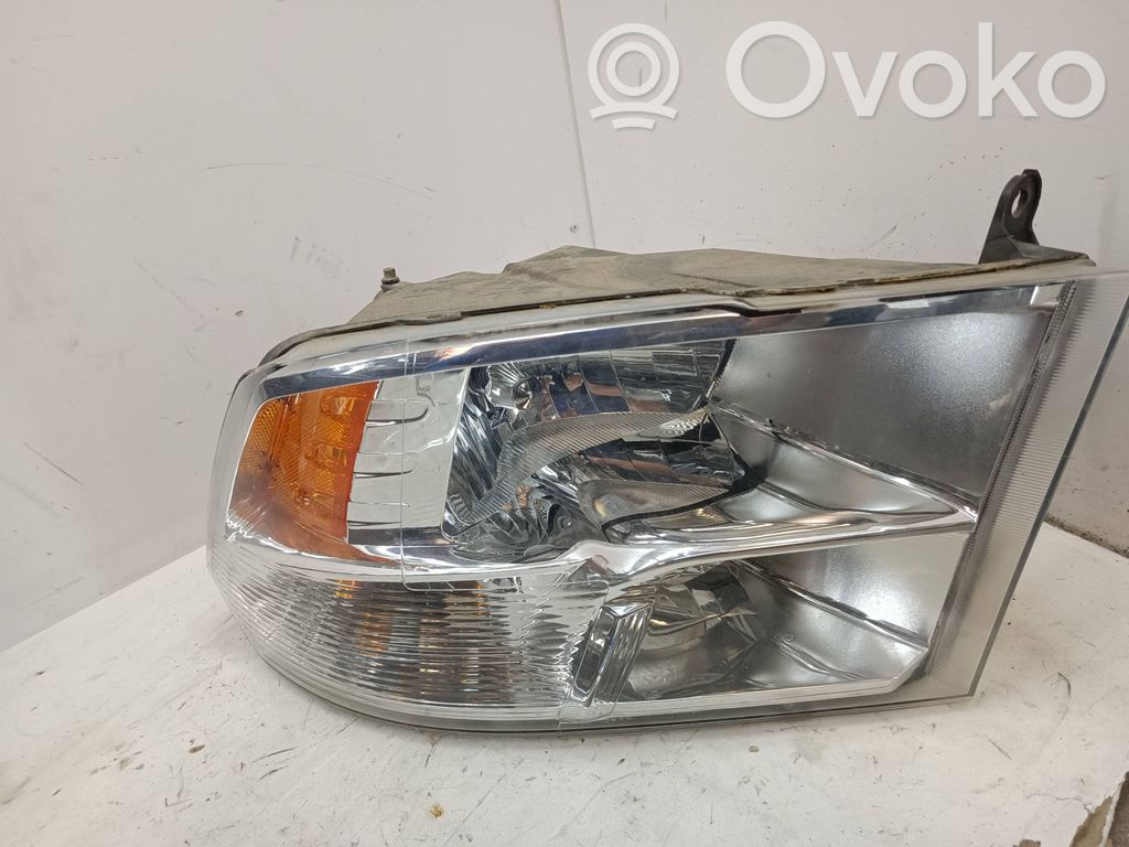 Dodge PickUp RAM SRT-10 Lampa przednia 