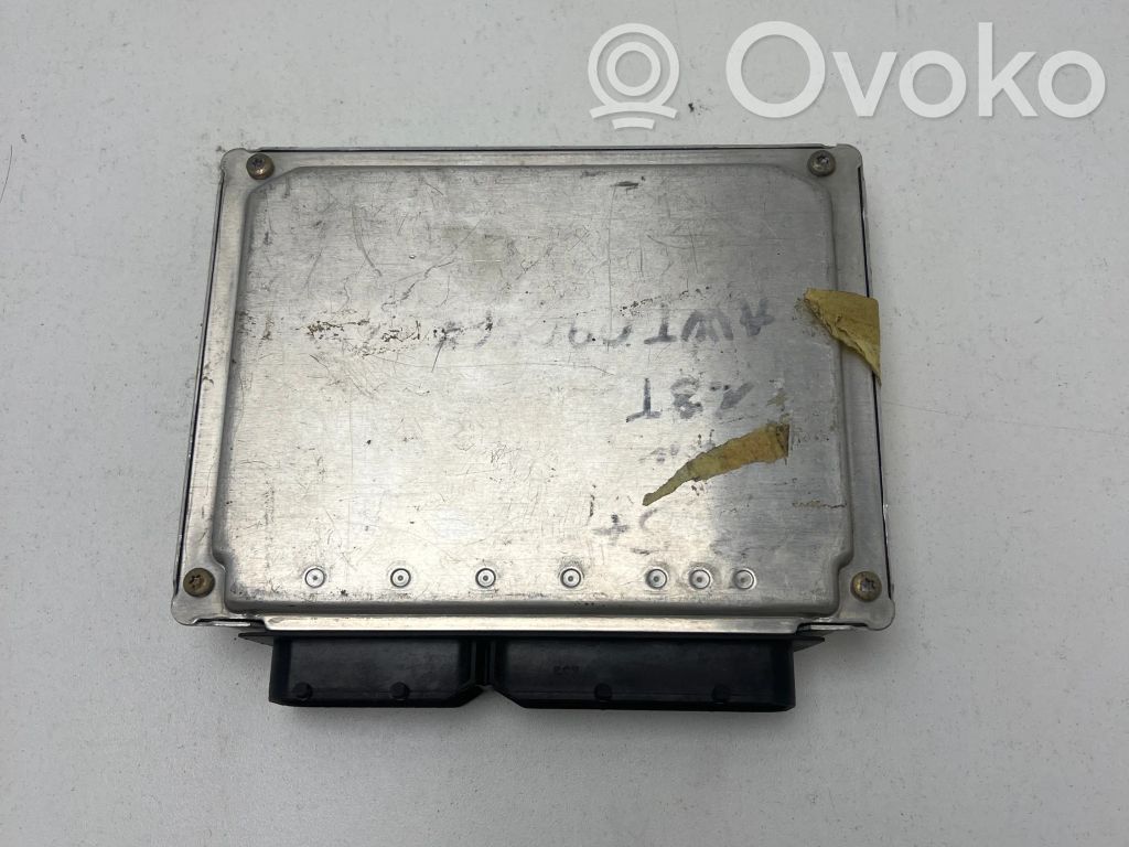 Volkswagen PASSAT B5.5 Unitate/modul de control motor 