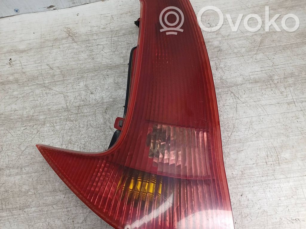 Peugeot 206 Galinis žibintas kėbule 