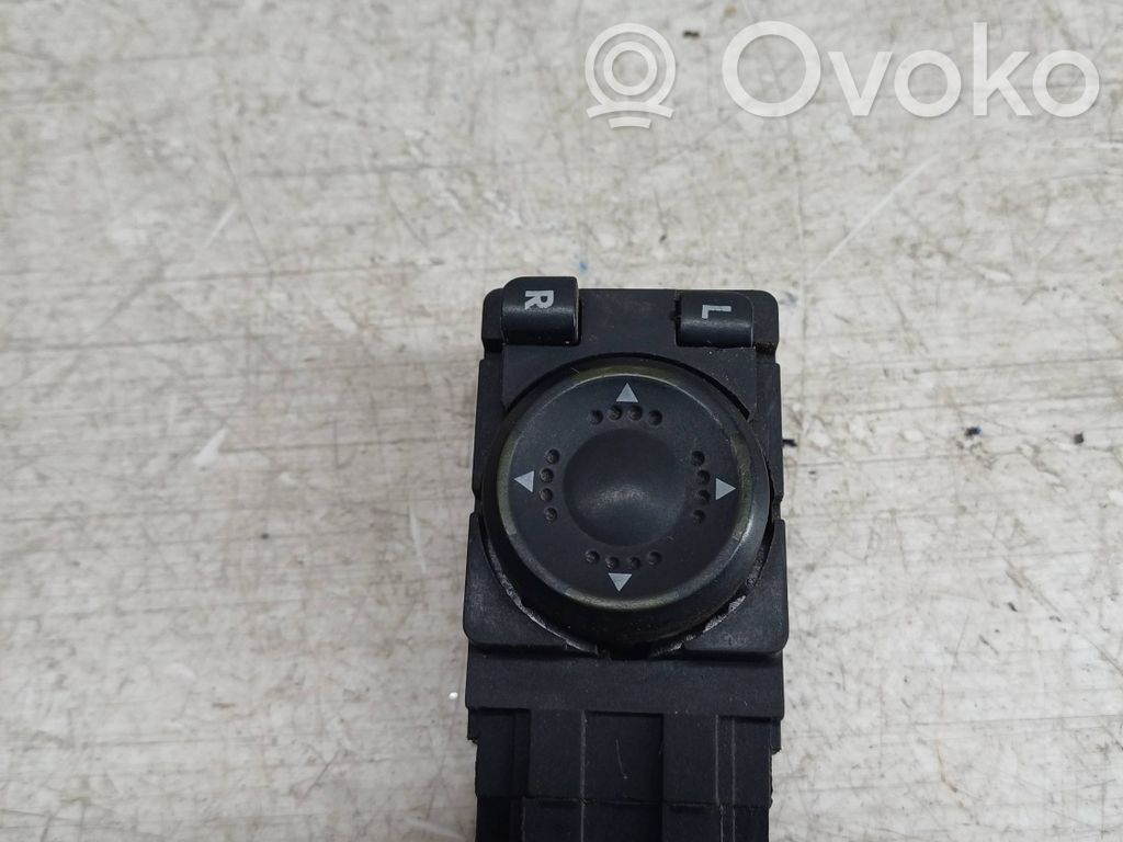 Volkswagen PASSAT B5 Wing mirror switch 