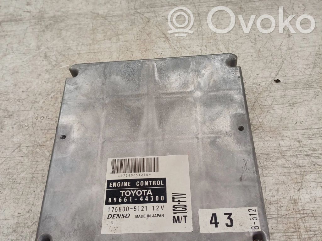 Toyota Avensis Verso Engine control unit/module 