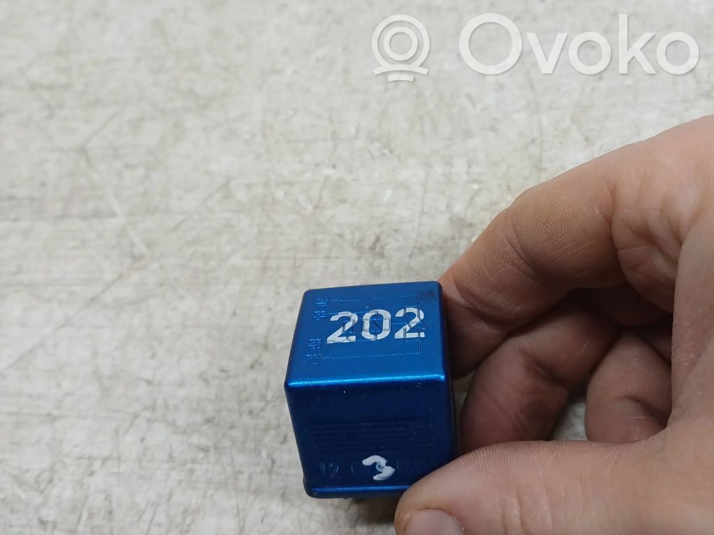 Volkswagen PASSAT B5 Other relay 