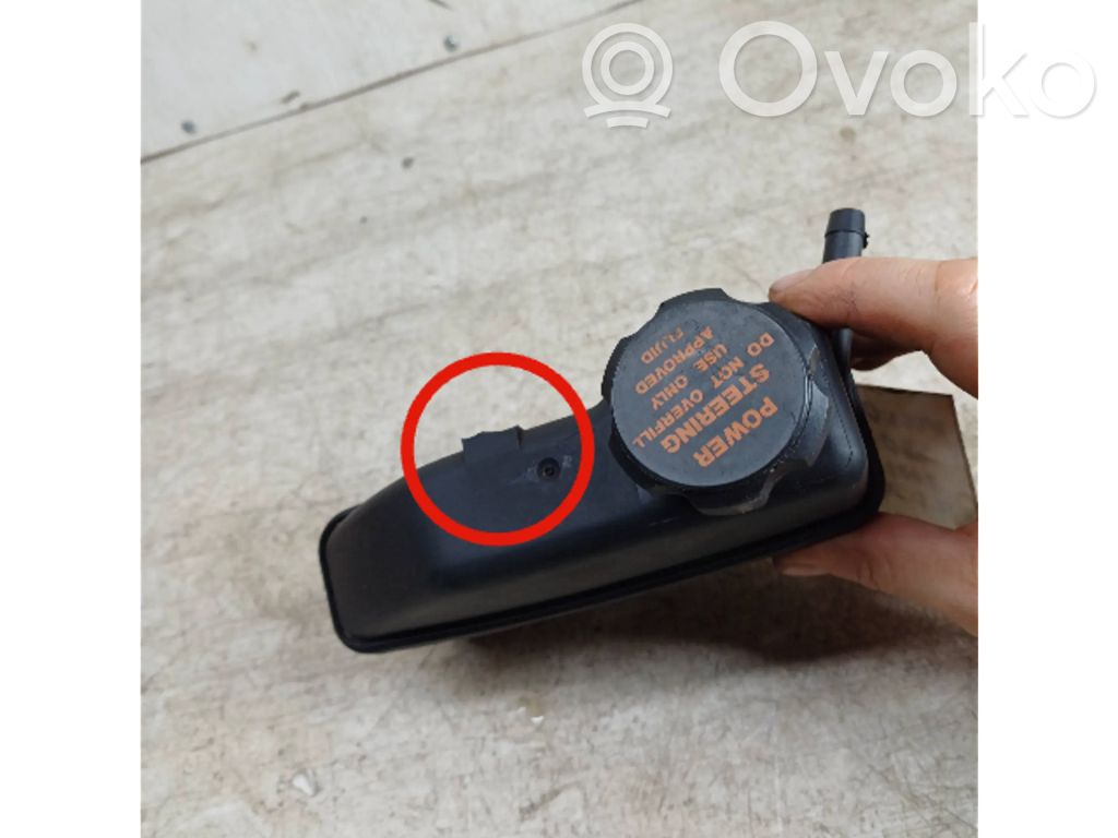 Volvo S80 Ohjaustehostimen nestesäiliö 