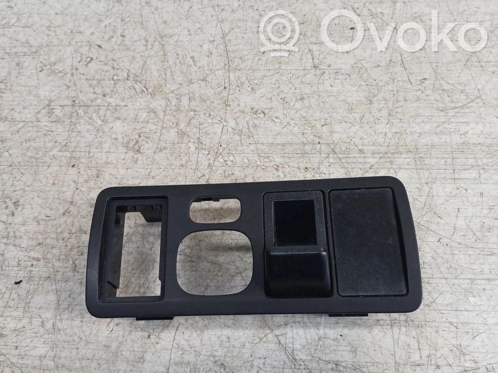 Toyota Corolla Verso E121 Mirror switch trim 