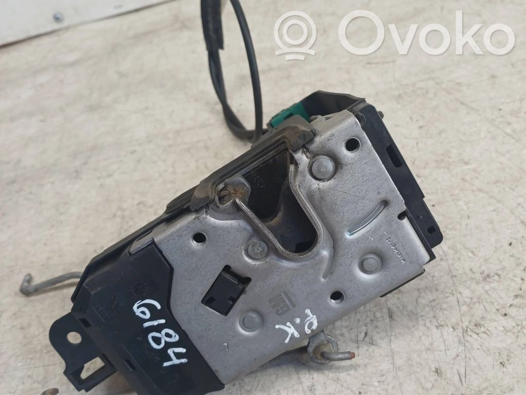 Opel Astra H Priekšpusē slēdzene 