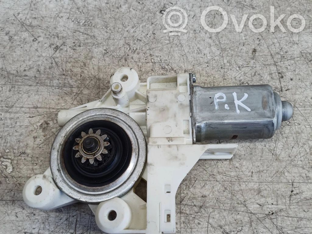 Ford Focus C-MAX Front door window regulator motor 
