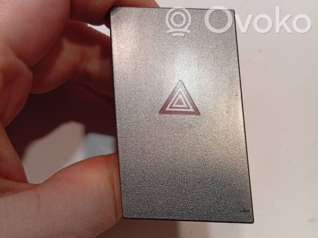 Opel Vectra C Hazard light switch 