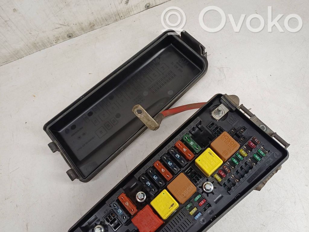 Opel Vectra C Fuse module 