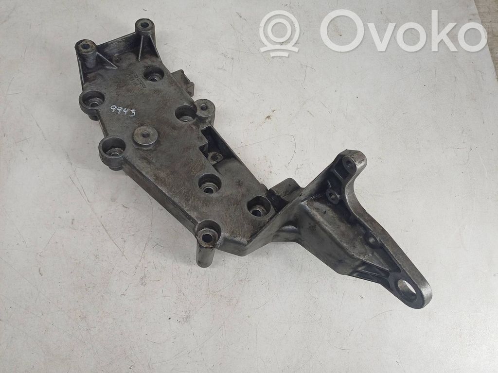 Volvo XC70 Generator/alternator bracket 