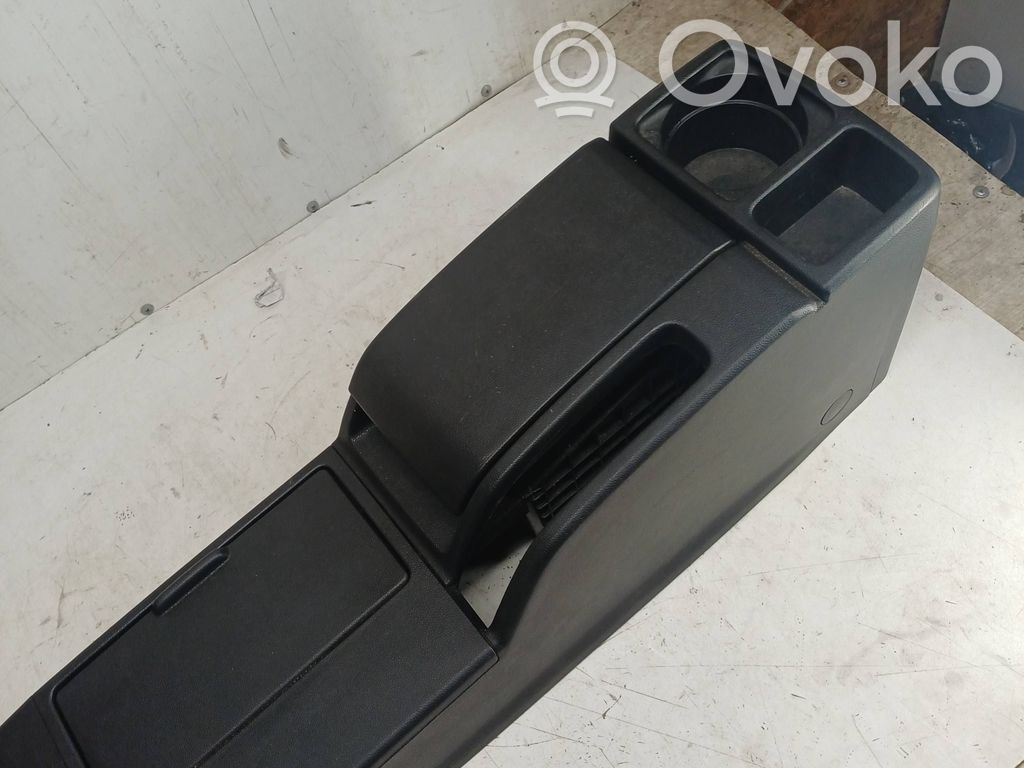 Mazda 5 Center console 