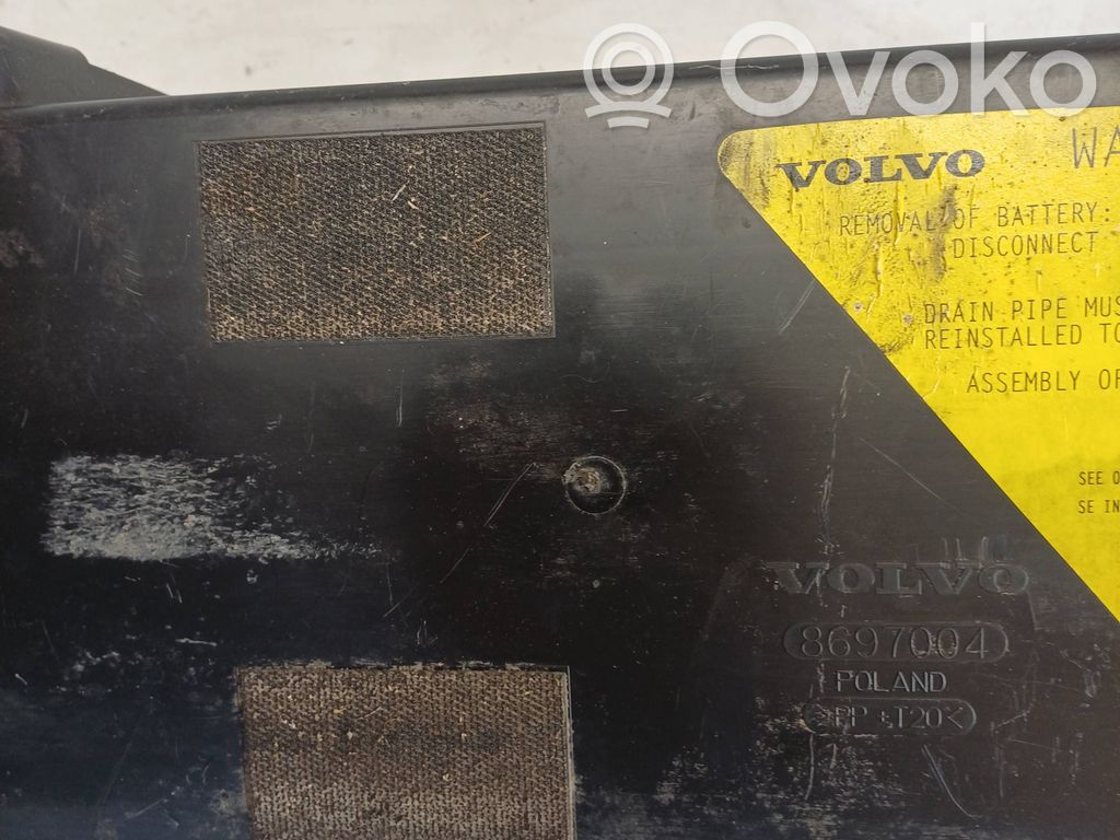 Volvo XC90 Akkulaatikon alusta 