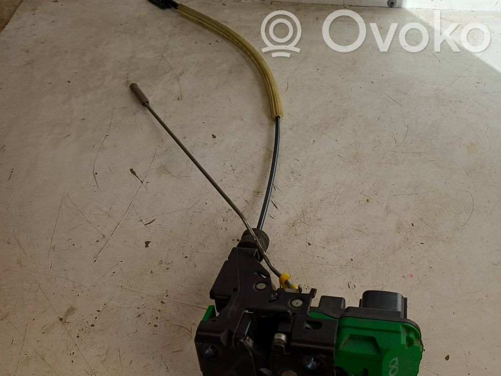 Volvo XC90 Front door lock 